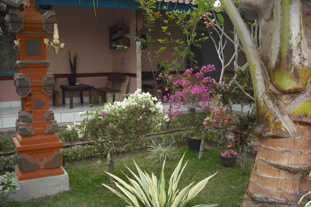 La Casa Homestay Senggigi Exterior foto