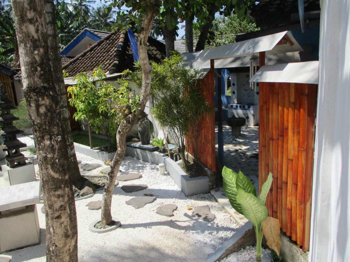 La Casa Homestay Senggigi Exterior foto