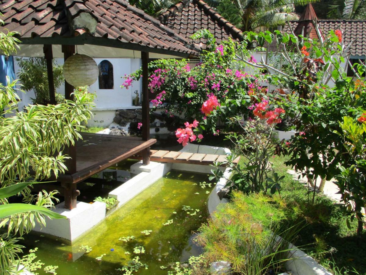 La Casa Homestay Senggigi Exterior foto